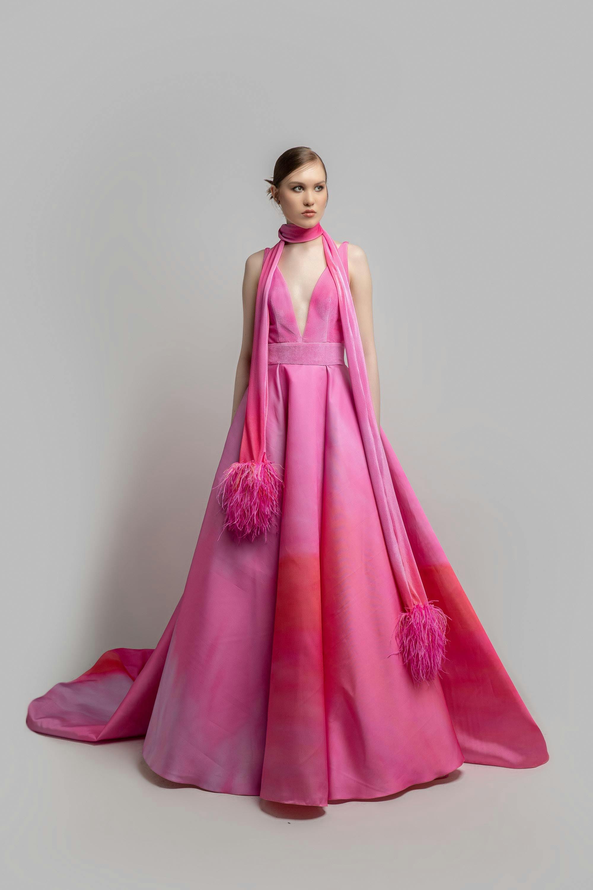 Look 24 B - Jean fares couture - JFC- long pink deep V-neck with a trail